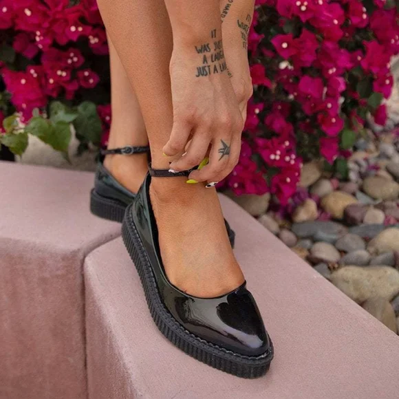 TUK Vegan Black Hologram Pointed Creeper Size 7 - Picture 4 of 8